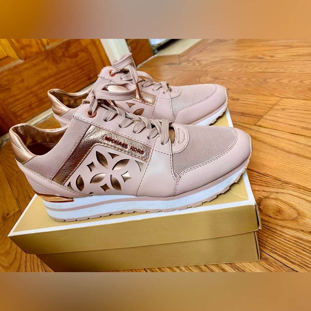 Michael Kors Light Pink with Rose Gold Trainers; Size 6.5 ✨